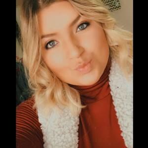 Meet your Posher, Briana